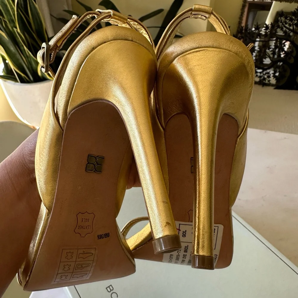BCBGMaxAzria Gold Women's Heels - Picture 8 of 9